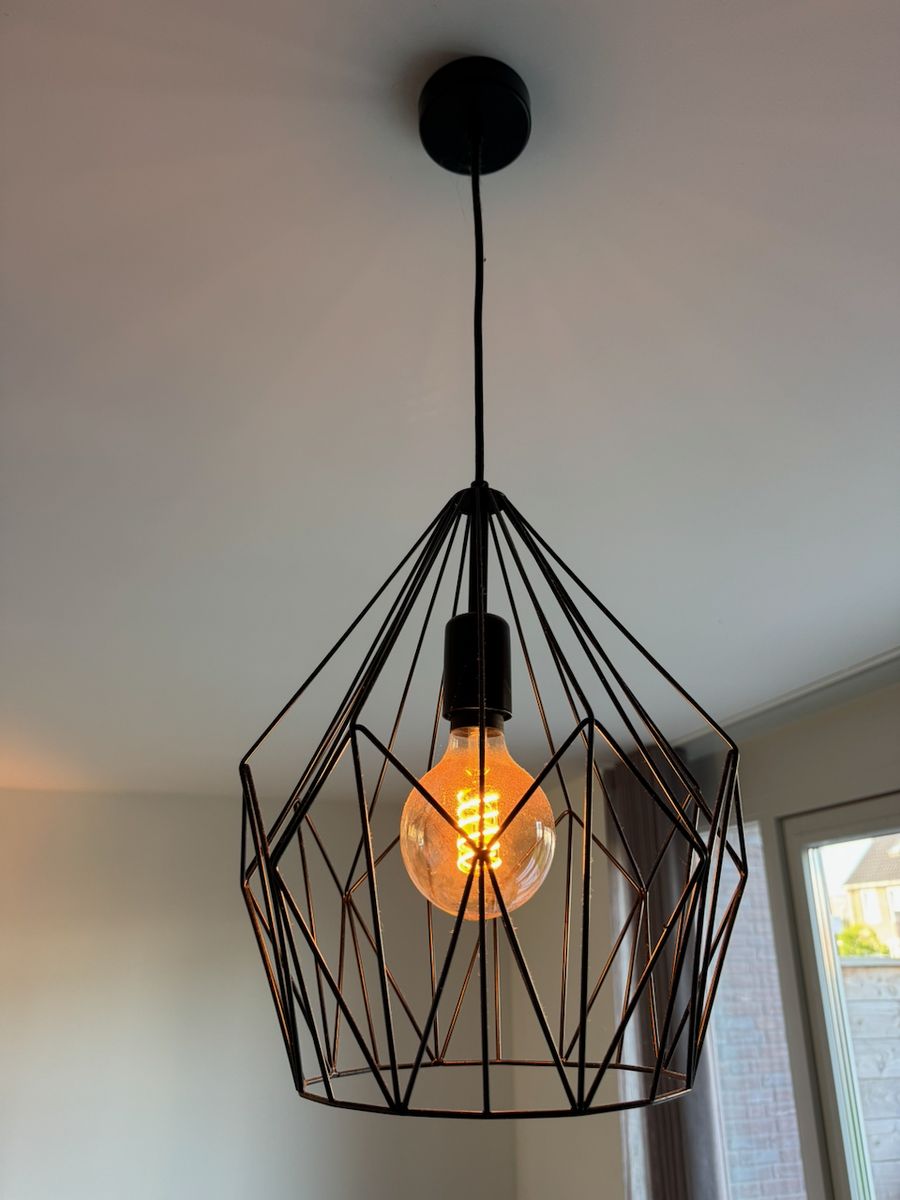 Hanglamp – zwarte geometrische kooi – foto 1
